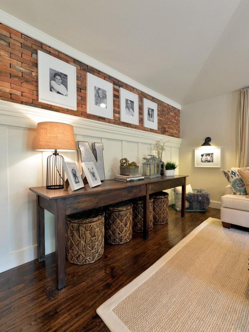 Top Ideas to Arrange Art Above a Console Table