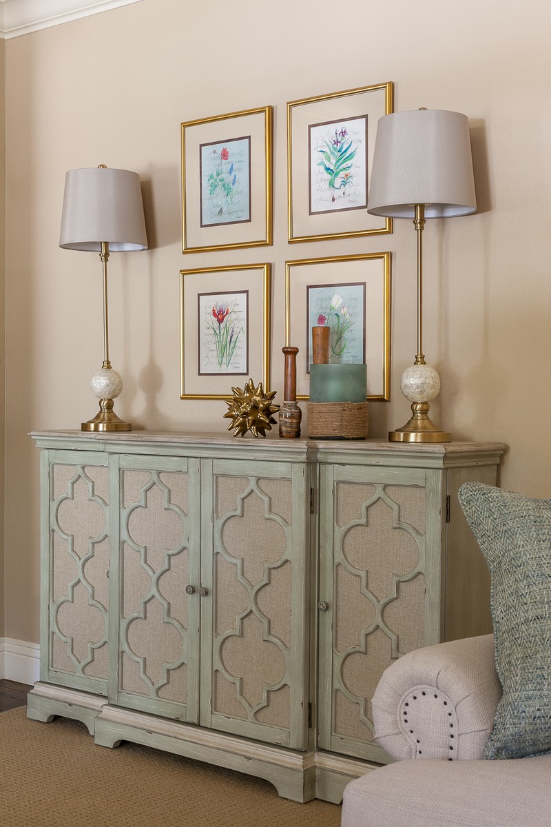 Top Ideas to Arrange Art Above a Console Table